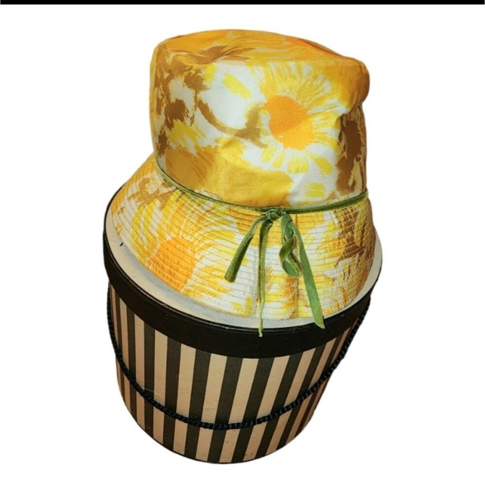 Vtg Exclusive Lisa Floral Yellow Bucket Hat Ribbon Accent w/ Striped Hat Box